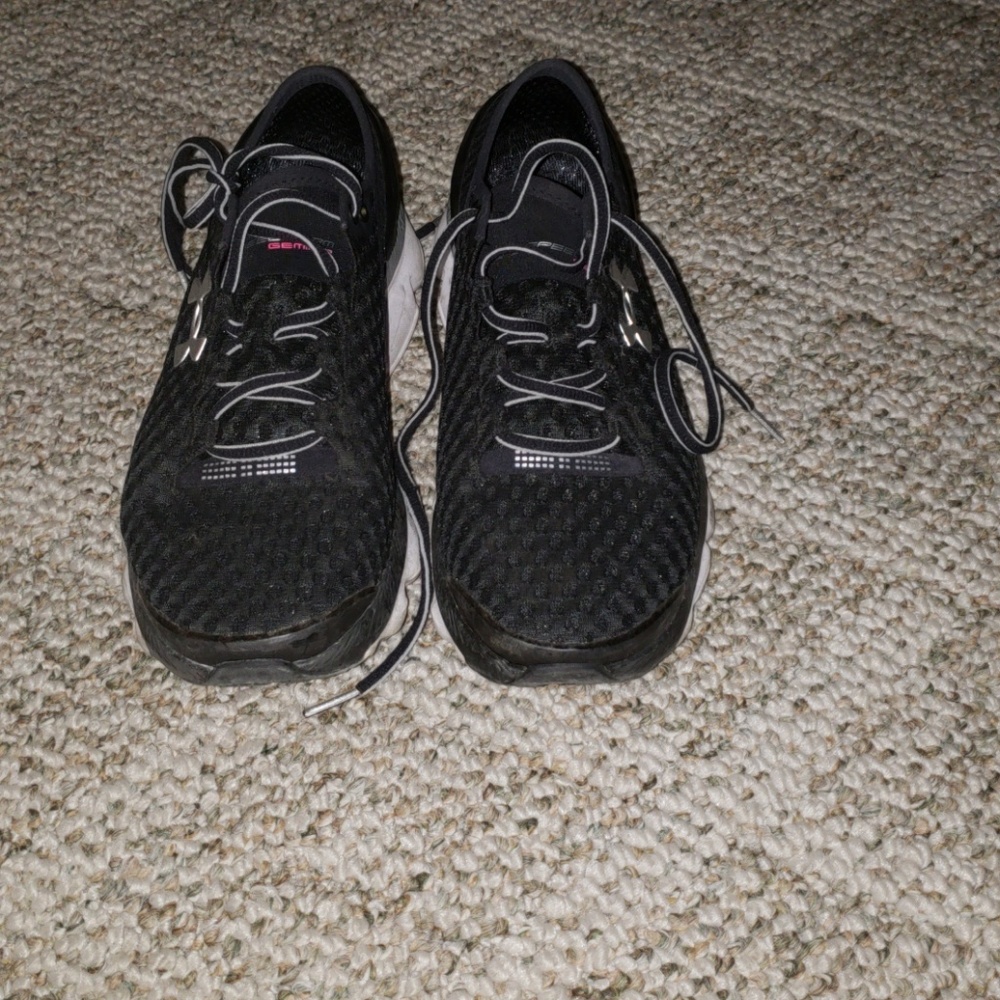 Under Armour Tennis Shoes